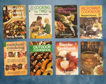 1970s Mini Pocket Cookbook Set: Vintage Recipe Collection