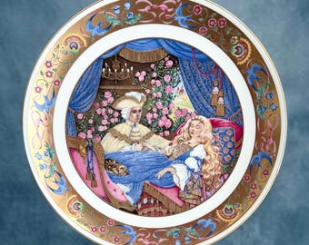 Hamilton Collection Sleeping Beauty by Carol Lawson collectible Royal Worcester porcelain plate original box and certificate vintage 1980s
