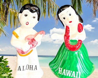 Japanese kitsch ceramic Aloha Hawaii figural salt and pepper shakers vintage 1970s souvenir ware