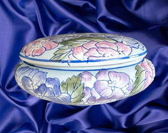 Ceramica Botanica Abacus Imports vintage 1980s lidded sweets jewellery or trinkets ceramic china box, floral design