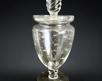 Bohemia Czech vintage 1980s small etched apothecary sweets jar with lid