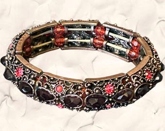 Vintage 1990s faux garnet and red stone stretch beaded bracelet