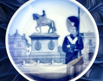 Collector Plates/Dishes