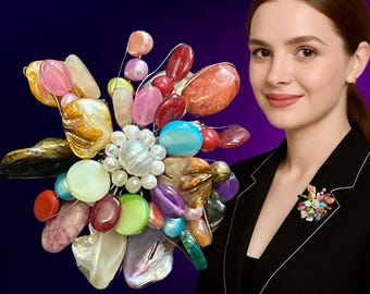 Vintage early 2000s multi-gem wired brooch with freshwater pearl centre