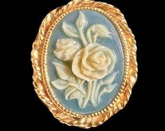 Victorian style faux cameo vintage 1990s upcycled gold-tone brooch