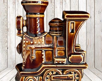 1960s glazed train locomotive ashtray with funnel vintage tobacciana