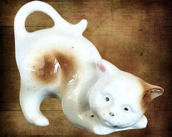 1960s vintage mini porcelain crouching cat figurine