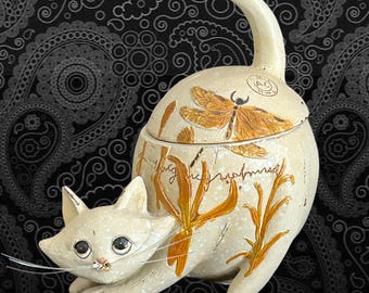Clay pottery vintage stylised crouching cat sugar bowl