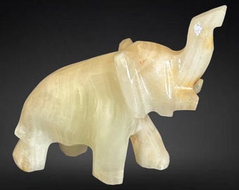 Vintage 1970s onyx marble small carved elephant figurine
