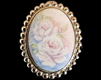 Edwardian style vintage 1990s small upcycled floral cabochon oval brooch