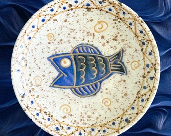 Utsuwa Japanese vintage art pottery 12cm mini serving bowl, fish design