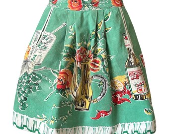Vintage 1960s cotton apron side pockets Italian wine and oil motif