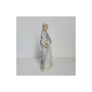 Lladro Girl With Lillies - Etsy