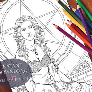 Peut inclure: Une page de coloriage en noir et blanc représentant une femme aux longs cheveux flottants portant un corsage détaillé et assise sur un trône. L'arrière-plan présente un grand pentagramme.