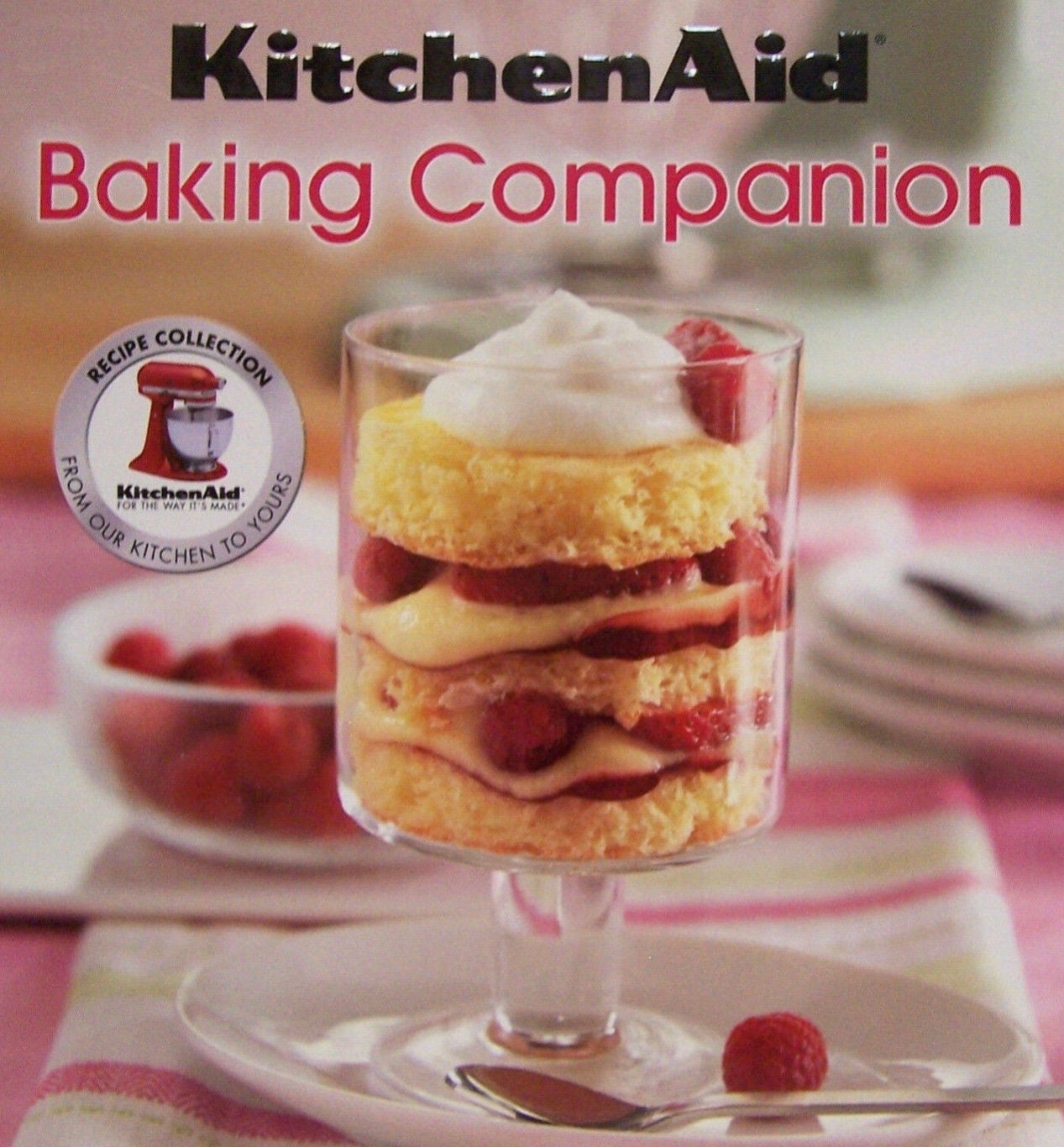 KitchenAid Stand Mixer Cookbook: Publications International Ltd.:  9781680220940: : Books