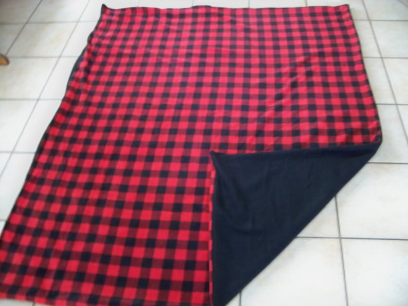 Nice Lumber Jack Red /& Black Checkered All Fleece Throw Blanket