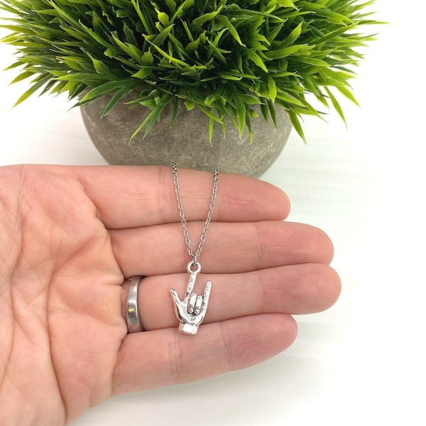 I love you sign language necklace, ASL necklace, ASL gifts, hand gestures necklace, gift for best friend, ASL jewelry, gift for girlfriend