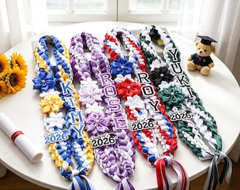Guirnalda de graduación personalizada 2026, guirnalda con nombre personalizado, flores y birrete, colores de la escuela, guirnalda personalizada para graduados de la clase de 2026