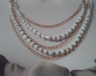 Collier plastron en perles fait main, collier tendance multirangs, collier de perles de rocaille, collier chaîne, collier bohème, collier blanc