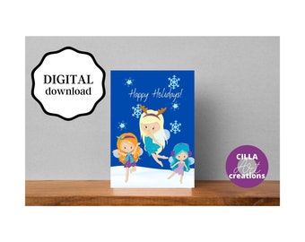 Może przedstawiać: Cyfrowa karta z pozdrowieniami do pobrania z niebieskim tłem i napisem "Happy Holidays!". Karta przedstawia trzy kreskówkowe wróżki ze skrzydłami, płatkami śniegu i napisem "Digital download". Karta znajduje się na drewnianej powierzchni.