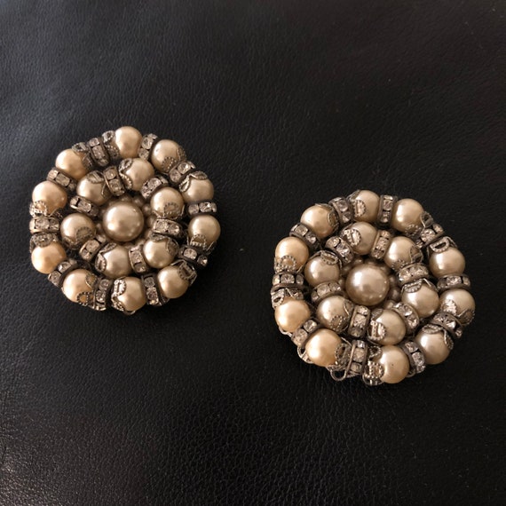 Handmade vintage faux pearl and rhinestone earring