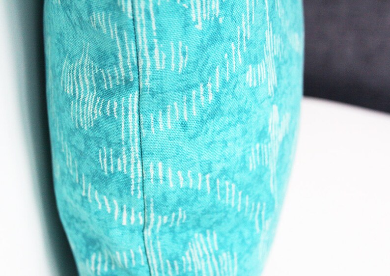 Cushion cover Model TURQUOISE blue 15.75x15.75 in