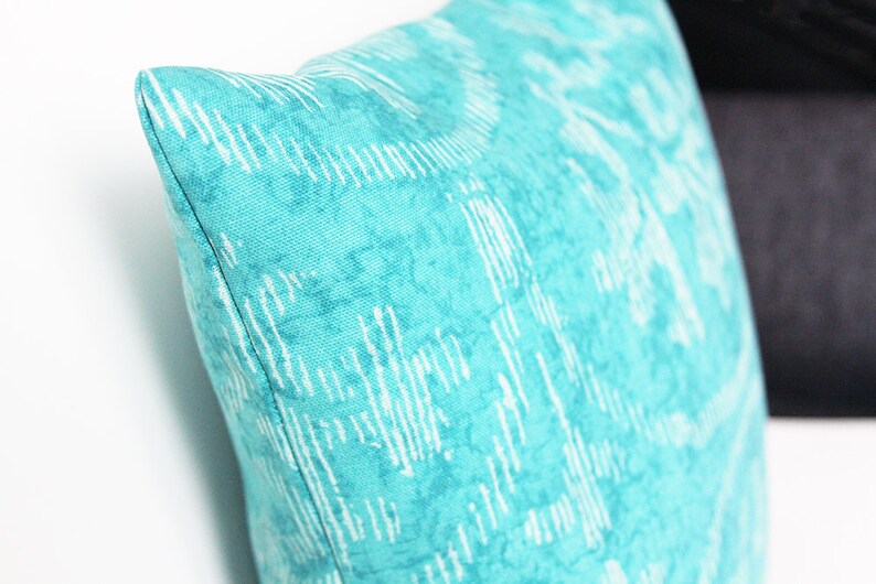 Cushion cover Model TURQUOISE blue 15.75x15.75 in