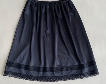 Vintage Vanity Fair black short petticoat slip skirt minimalist boudoir 80s