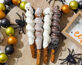 1 Dozen Halloween Chocolate Caramel Pretzels, Halloween Class Treats, Halloween Decor, Halloween Party Favors, Halloween Cookies, Birthday