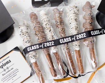 1 Dozen Graduation Chocolate Pretzels, Graduation Favors, Class of 2024, Graduation Cookies, Graduation Treat, Treat Bag, caramel pretzels