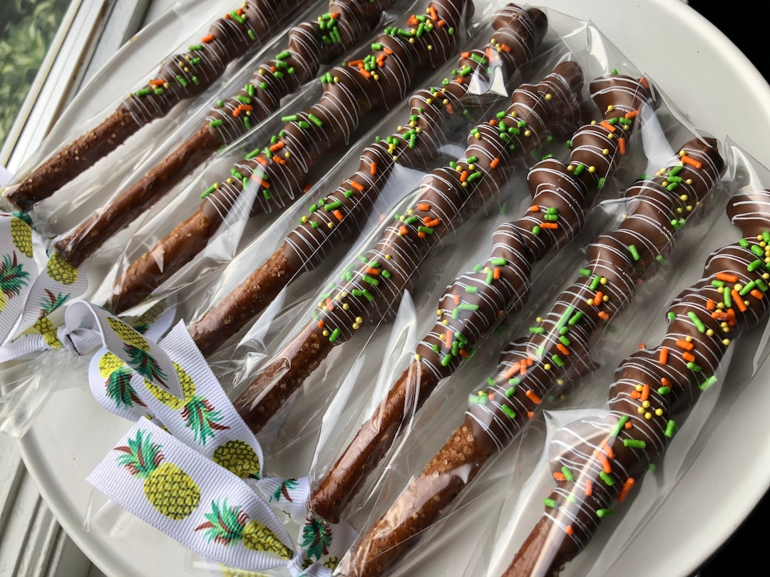1 Dozen Pineapple Chocolate Pretzels, Pineapple Party Theme , Luau