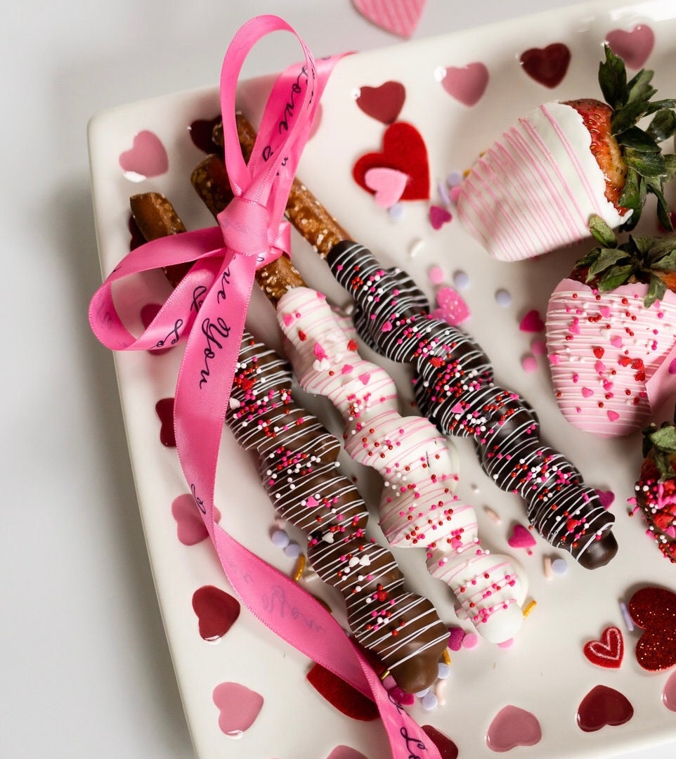 Valentine's Day Chocolate Covered Pretzels, Class Valentine, Valentine's Day Gift, Teacher Valentine, Valentine's Day Party, Cookies,