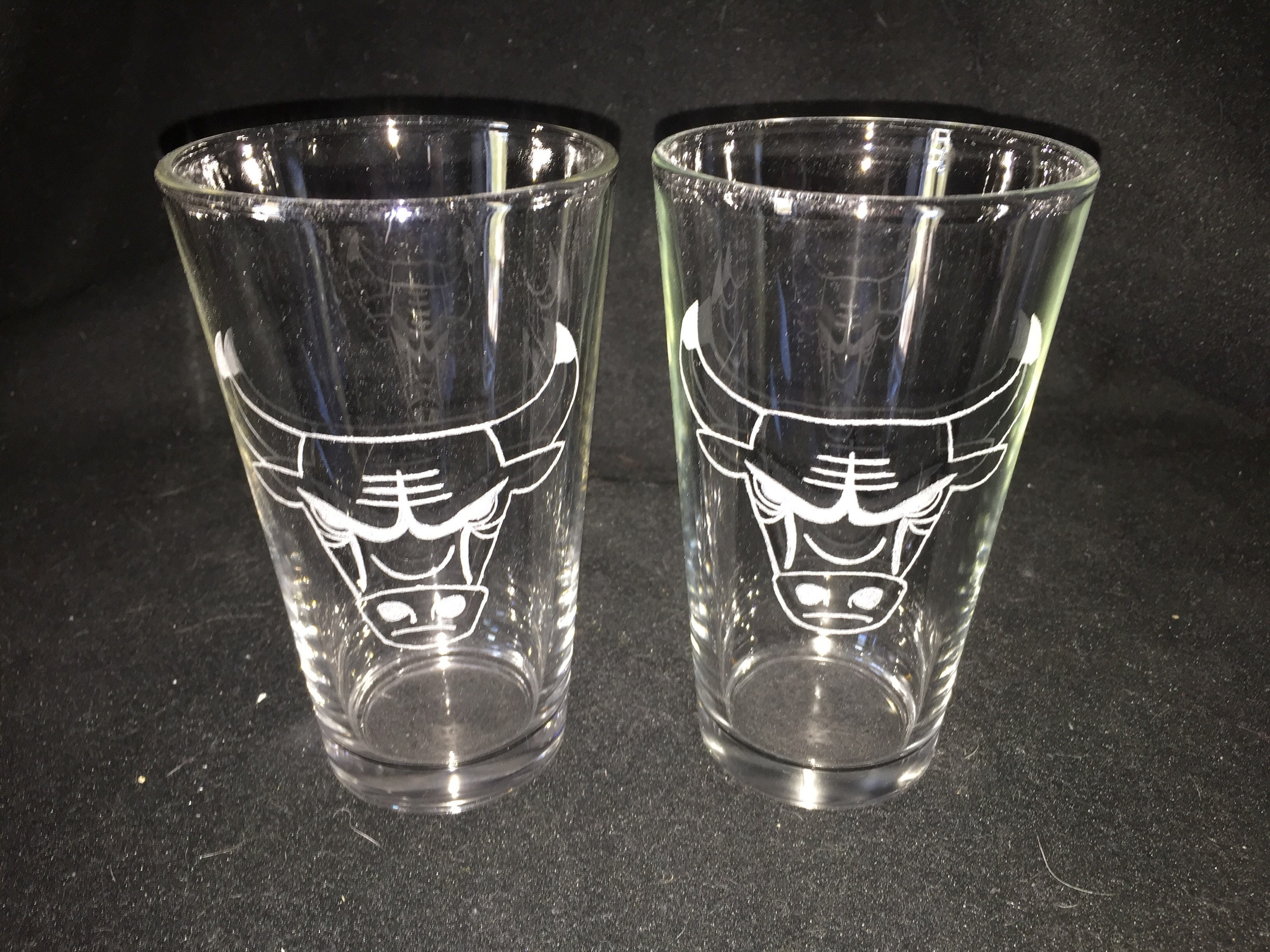 Chicago Bulls Hand Etched Pint Glasses Etsy