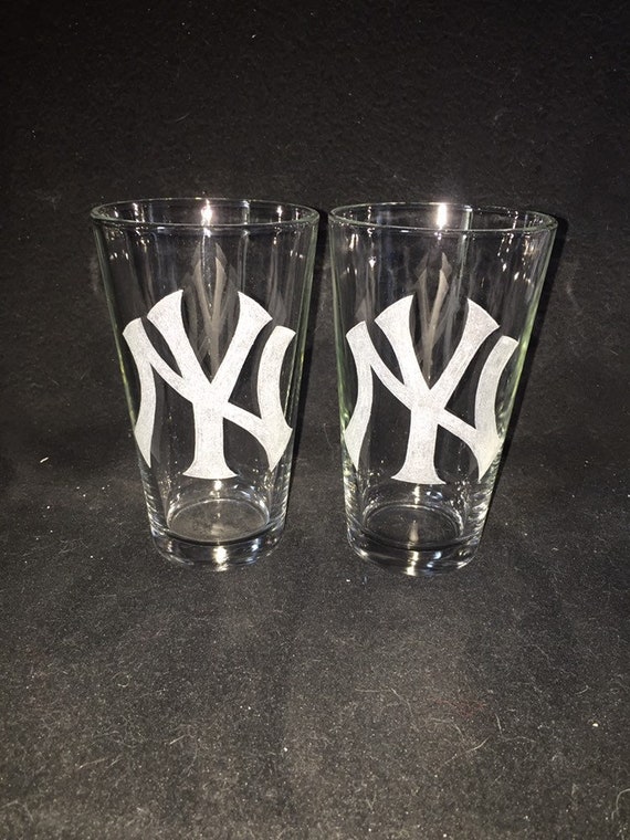 New York Yankee Hand Etched Pint Glasses Etsy