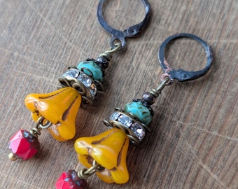 Rustic natural feel golden lily handmade glass trumpet flower dangle earrings