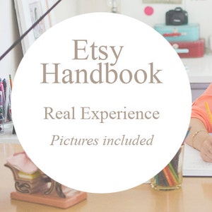 K&ouml;nnte beinhalten: Ein wei&szlig;er Kreis mit dem Text "Etsy Handbook" in brauner Schrift. Unter dem Text steht "Real Experience" und "Pictures included" in kleinerer brauner Schrift.