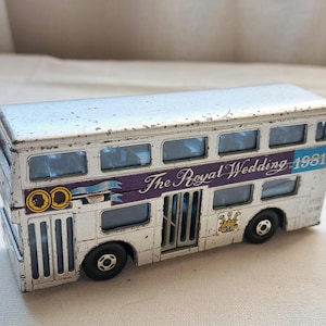 Matchbox Superkings The Londoner K-15 bus - 1981 royal wedding