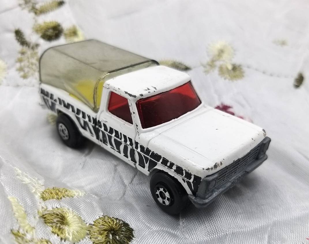 Matchbox Wild Life Truck 57 - Camion Jaune 1:66 - Moulé Sous Pression - UK