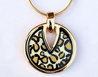 Leopard Series Enamel 18K Gold Plated Titanium Steel Bodied Pendant