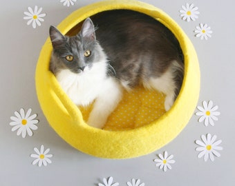 Felted cat bed with soft mat /Cat cave / Felted cat cave / cat bed / Felt cat house