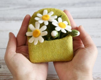 Felted Wool Daisy Flowers in a Handmade Wool Envelope | Miniature Floral Gift | Needle Felted Flower