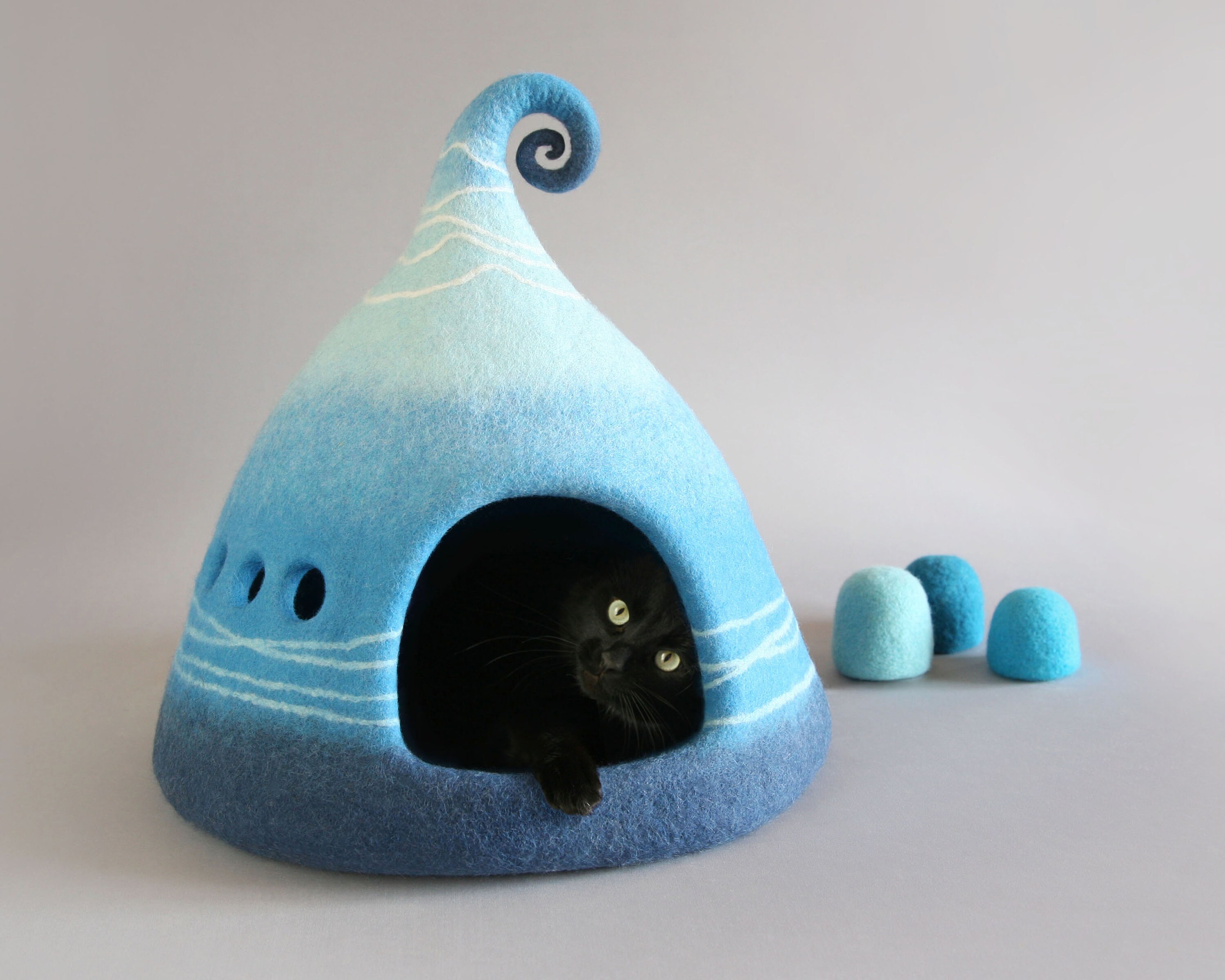 felted cat house