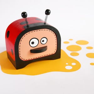 Hand-Painted Ladybug Trinket Box: Artisan Wooden Jewelry Storage