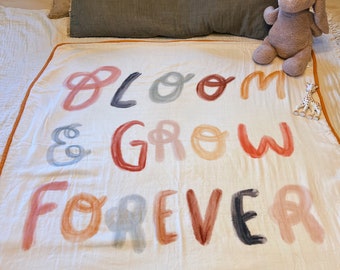 Bloom and Grow Bamboo/Cotton Muslin 8-Layer Quilt