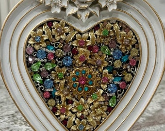 encadré coeur art/fait main avec des bijoux vintage/original
