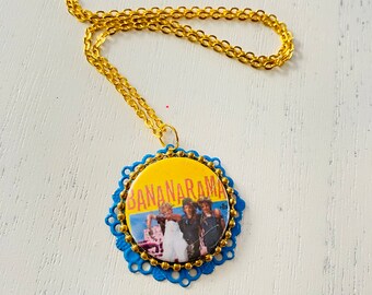 Badge pendant, Bananarama, repurposed necklace, 80s. Retro badge pop music