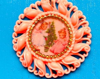 Kitsch vintage resin Christmas, handmade pendant, kawaii coral, paper clip chain necklace