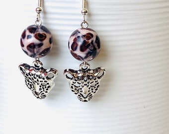 leopard charm earrings, leopard print beads, animal print leopard earrings silver leopard