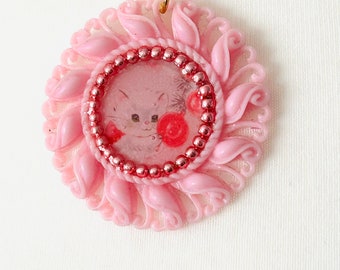 Kitsch cute kitten vintage resin, handmade pendant, retro pink, paper clip chain necklace