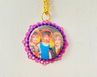 Badge pendant, Bananarama, repurposed necklace, 80s. Retro badge pop music